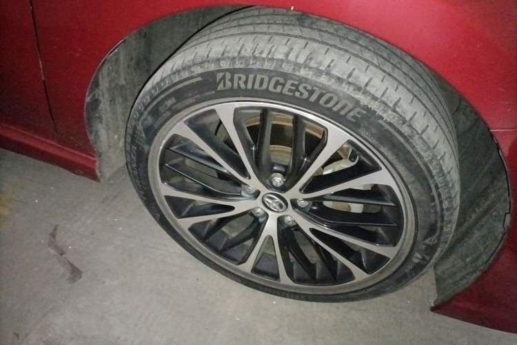 Used Toyota Camry 2018 2.5S Fēngshàng Edition Right Front Wheel Hub