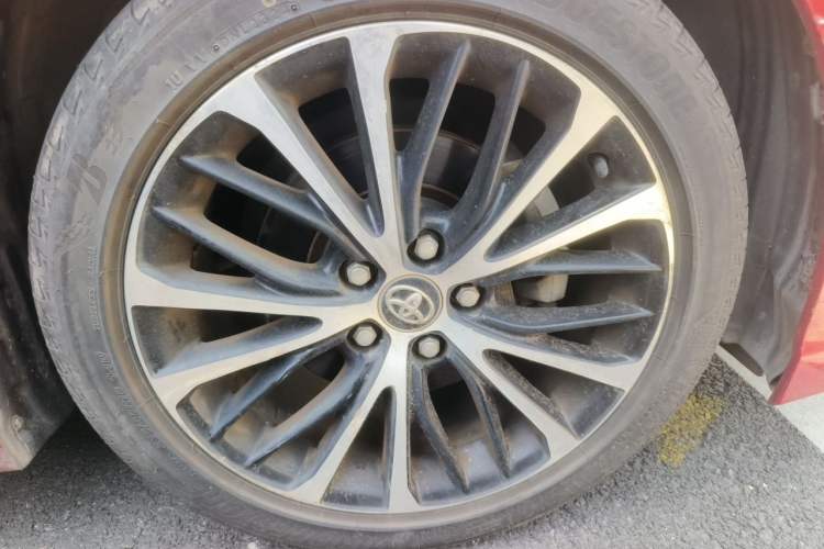 Used Toyota Camry 2018 2.0S FENGSHANG Edition Right Front Wheel Hub