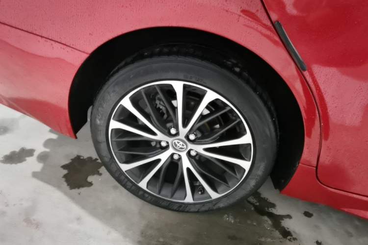 Used Toyota Camry 2018 2.5S Fēngshàng Edition Right Rear Wheel Hub