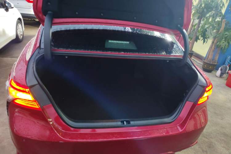 Used Toyota Camry 2018 2.5S Fēngshàng Edition Trunk
