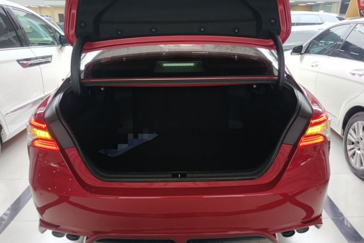 Used Toyota Camry 2018 2.0S FENGSHANG Edition Trunk
