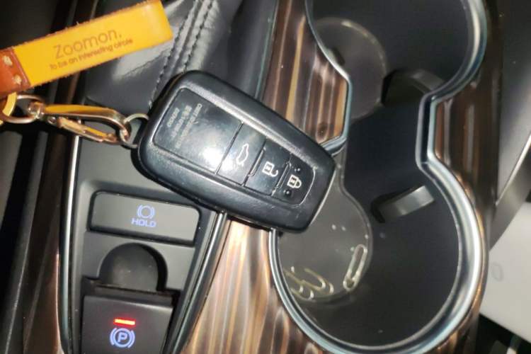 Used Toyota Camry 2018 2.0G Luxury Edition Vehicle Key