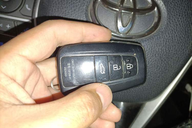 Used Toyota Camry 2018 2.5S Fēngshàng Edition Vehicle Key