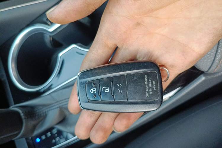 Used Toyota Camry 2018 2.0S FENGSHANG Edition Vehicle Key