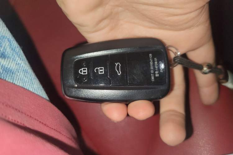 Used Toyota Camry 2018 2.5S Fēngshàng Edition Vehicle Key