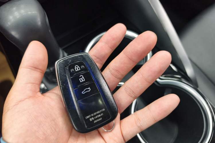Used Toyota Camry 2018 2.5S Fēngshàng Edition Vehicle Key