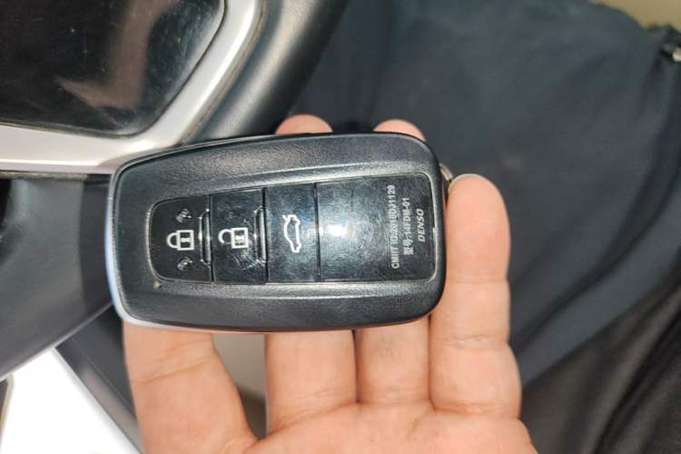 Used Toyota Camry 2018 2.5G Luxury Edition Vehicle Key