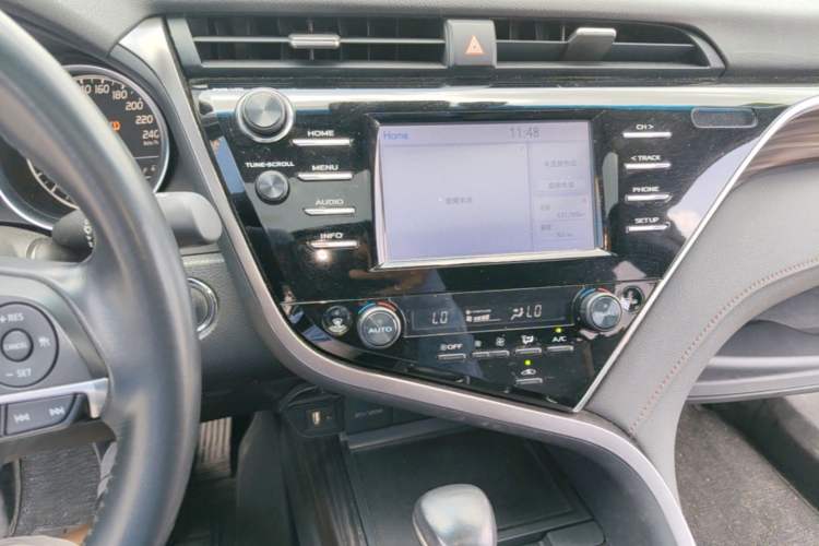 Used Toyota Camry 2018 2.0G Luxury Edition Audio And AC Panel
