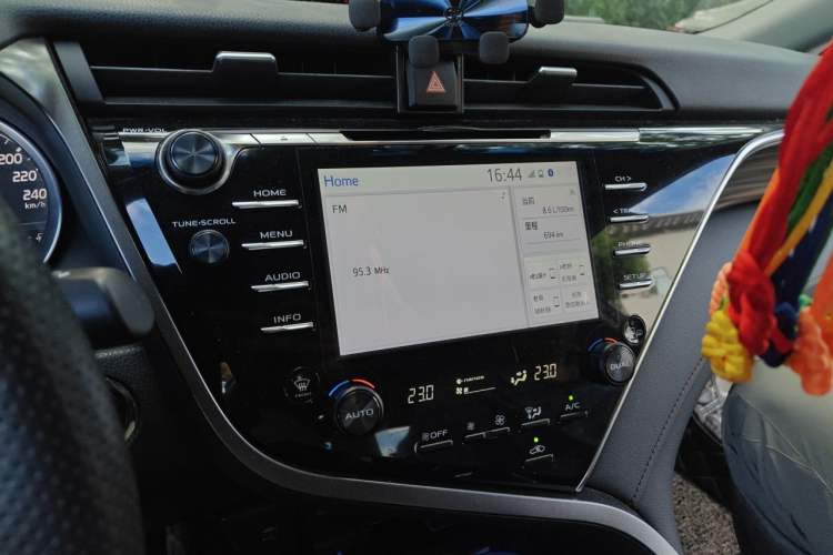 Used Toyota Camry 2018 2.5G Luxury Edition Audio And AC Panel