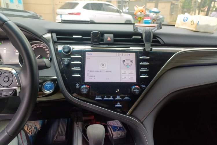 Used Toyota Camry 2018 Dual-Engine 2.5 HG Luxury Edition Audio And AC Panel