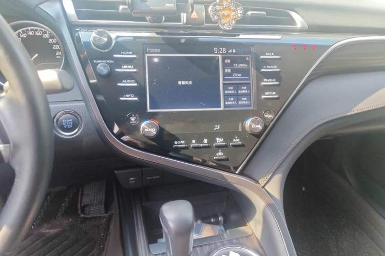 Used Toyota Camry 2018 2.5G Luxury Edition Audio And AC Panel