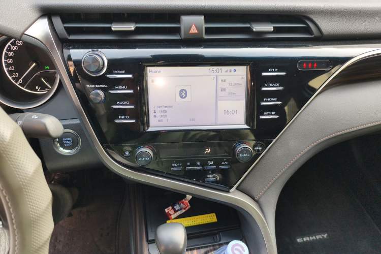 Used Toyota Camry 2018 2.0G Luxury Edition Audio And AC Panel