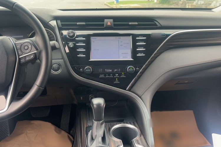 Used Toyota Camry 2018 2.0G Luxury Edition Audio And AC Panel