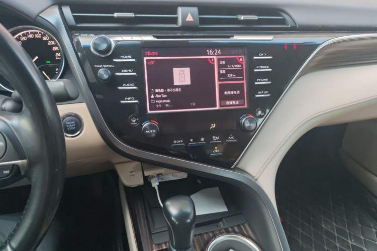 Used Toyota Camry 2018 2.5G Luxury Edition Audio And AC Panel