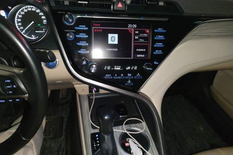 Used Toyota Camry 2018 Dual-Engine 2.5 HG Luxury Edition Audio And AC Panel