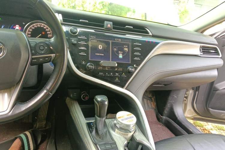 Used Toyota Camry 2018 Dual-Engine 2.5 HG Luxury Edition Audio And AC Panel