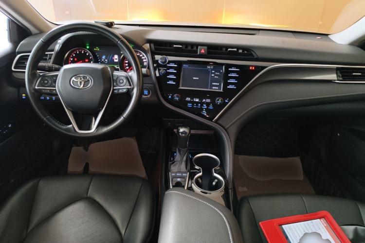 Used Toyota Camry 2018 2.5S Fēngshàng Edition Center Console