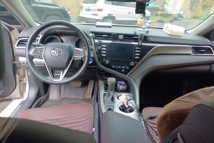 Used Toyota Camry 2018 Dual-Engine 2.5 HG Luxury Edition Center Console