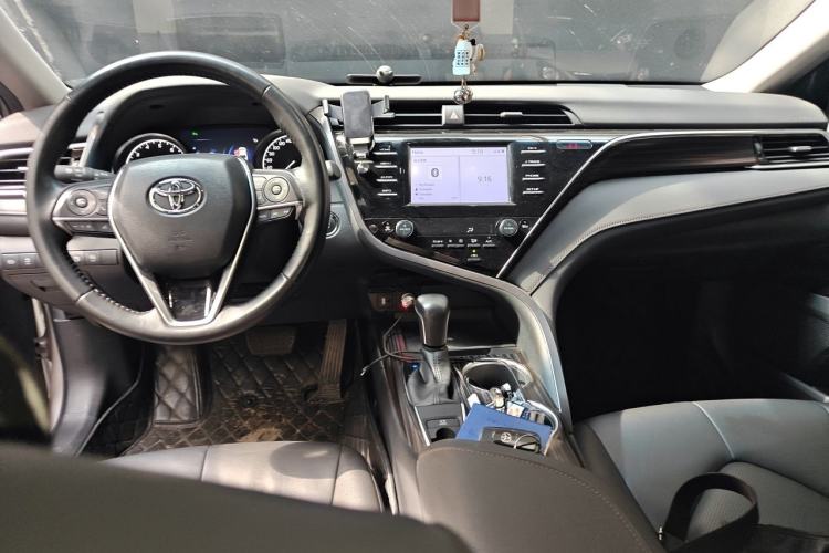 Used Toyota Camry 2018 2.0G Luxury Edition Center Console