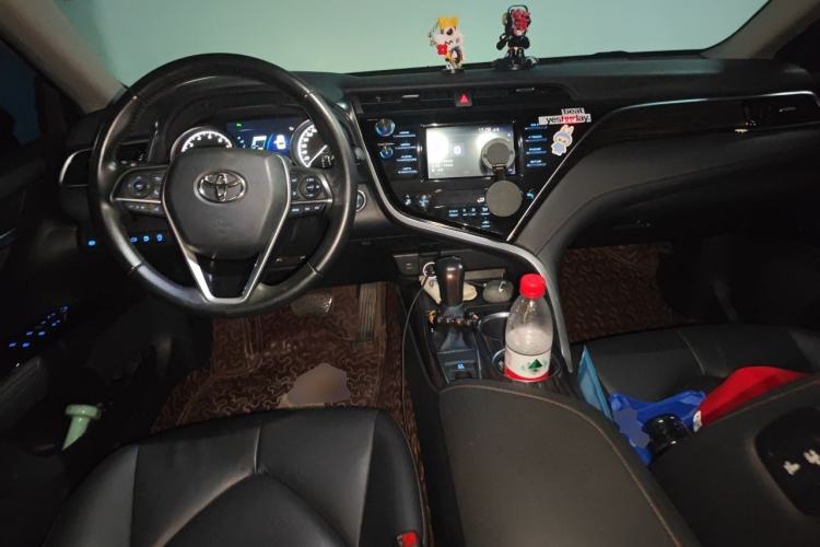 Used Toyota Camry 2018 2.0G Luxury Edition Center Console