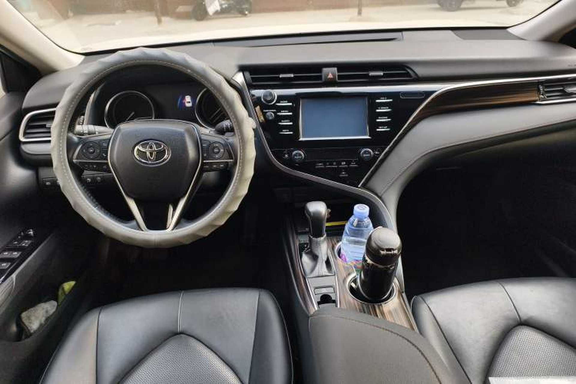 Used Toyota Camry 2018 2.0G Luxury Edition Center Console