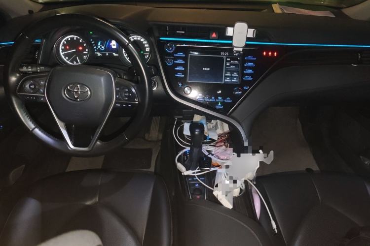 Used Toyota Camry 2018 2.5G Luxury Edition Center Console