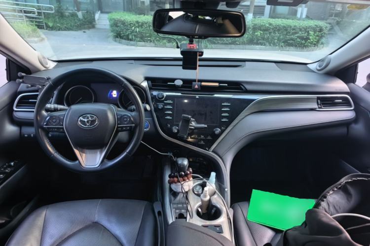 Used Toyota Camry 2018 Dual-Engine 2.5HQ Flagship Edition Center Console