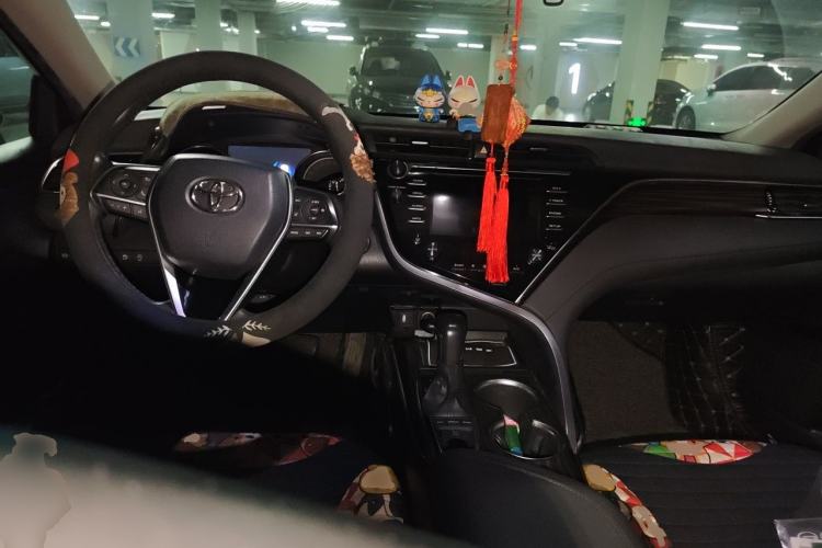Used Toyota Camry 2018 2.5G Luxury Edition Center Console
