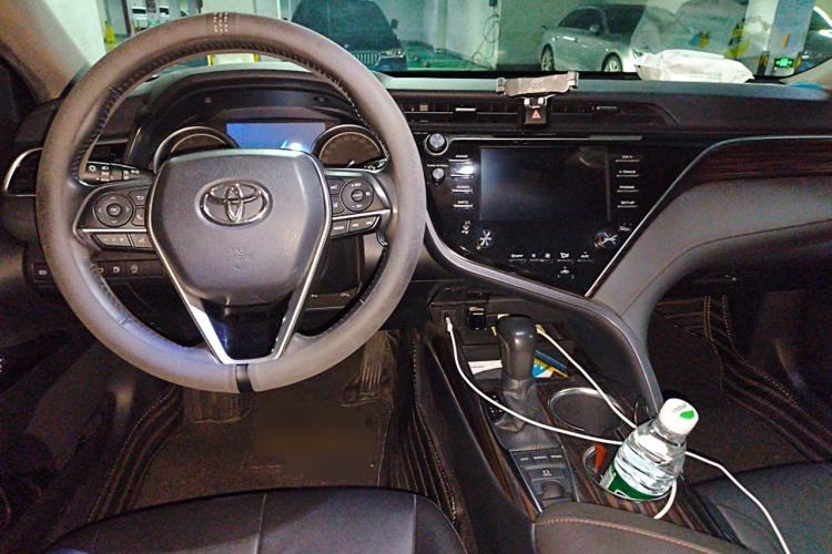 Used Toyota Camry 2018 2.5G Luxury Edition Center Console