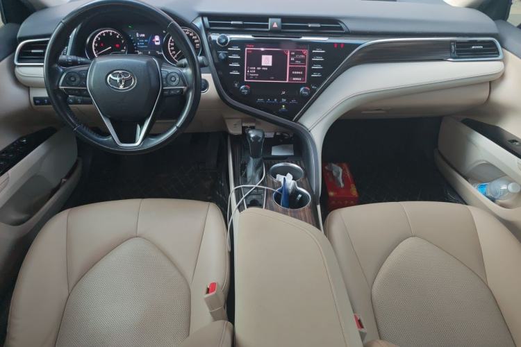 Used Toyota Camry 2018 2.5G Luxury Edition Center Console