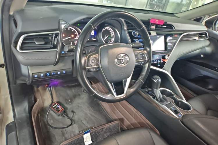 Used Toyota Camry 2018 2.0G Luxury Edition Center Console