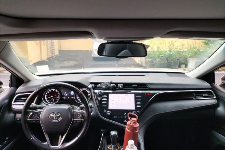 Used Toyota Camry 2018 2.5G Luxury Edition Center Console