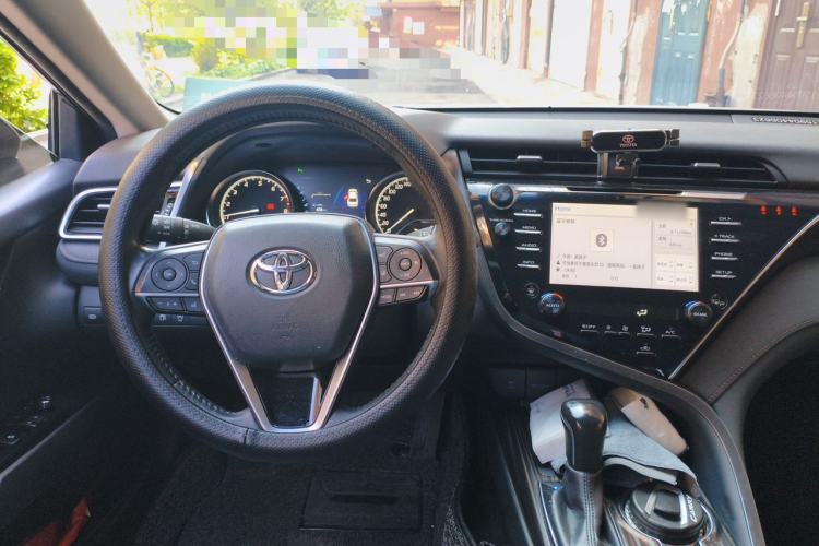 Used Toyota Camry 2018 2.5G Luxury Edition Center Console