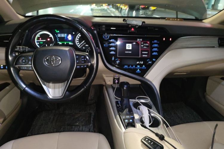 Used Toyota Camry 2018 Dual-Engine 2.5 HG Luxury Edition Center Console
