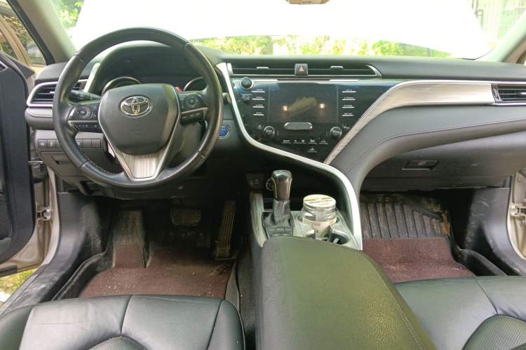 Used Toyota Camry 2018 Dual-Engine 2.5 HG Luxury Edition Center Console