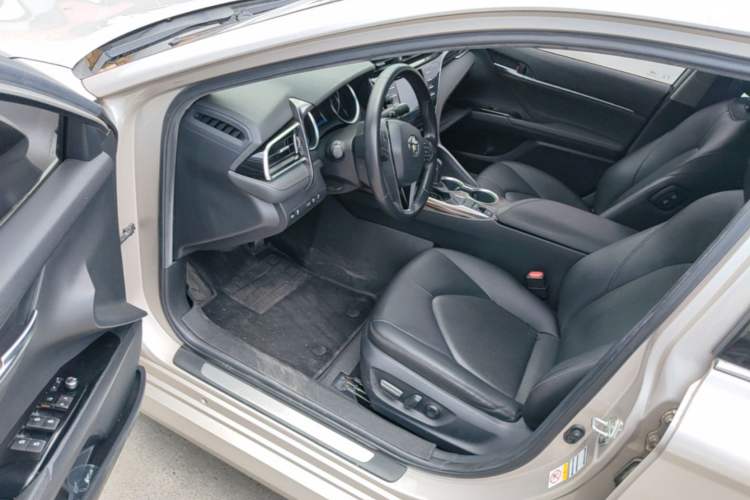 Used Toyota Camry 2018 2.0G Luxury Edition Driver Seat