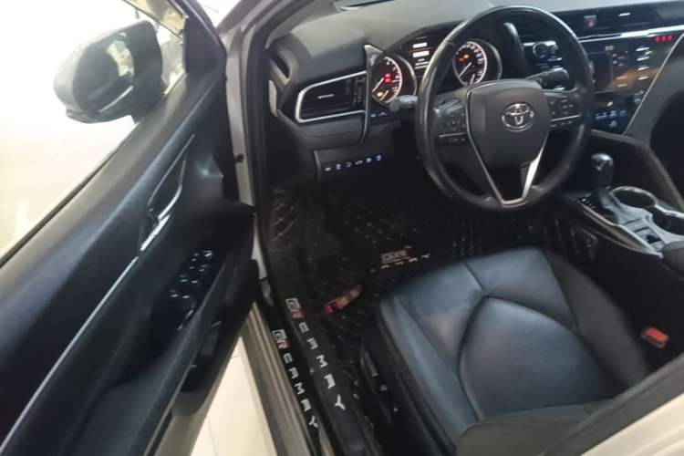 Used Toyota Camry 2018 2.5G Luxury Edition Driver Seat