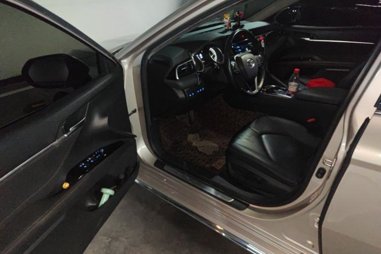 Used Toyota Camry 2018 2.0G Luxury Edition Driver Seat