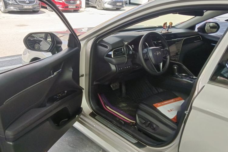 Used Toyota Camry 2018 2.5G Luxury Edition Driver Seat