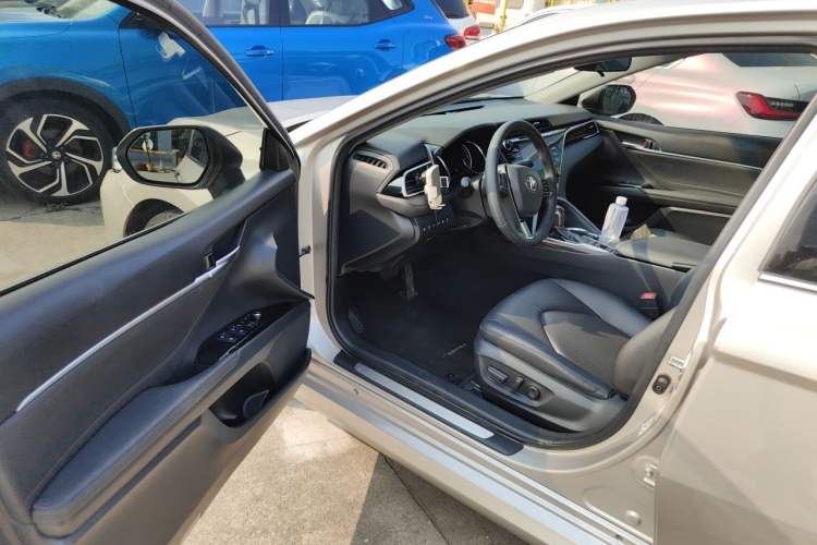 Used Toyota Camry 2018 2.5G Luxury Edition Driver Seat