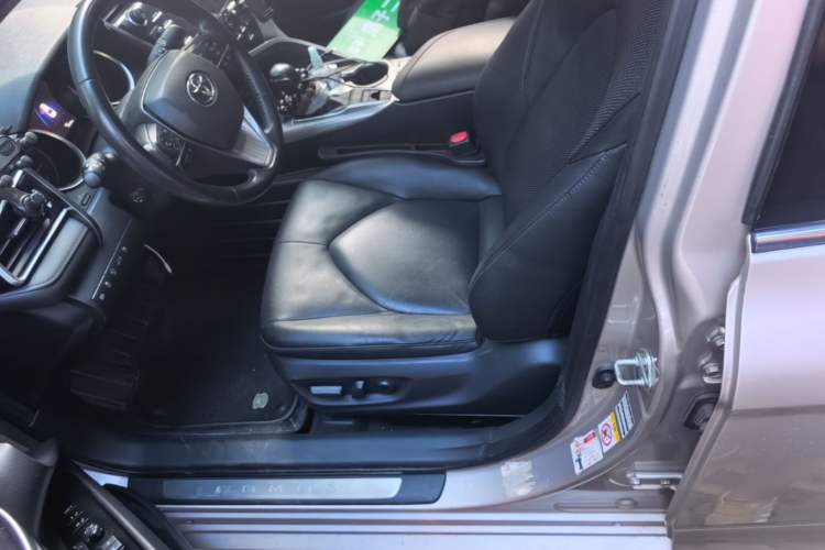 Used Toyota Camry 2018 Dual-Engine 2.5HQ Flagship Edition Driver Seat