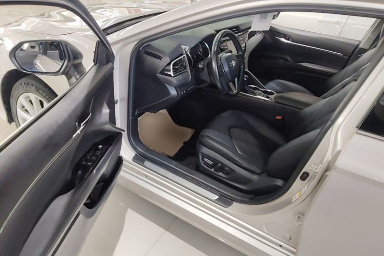 Used Toyota Camry 2018 2.0G Luxury Edition Driver Seat