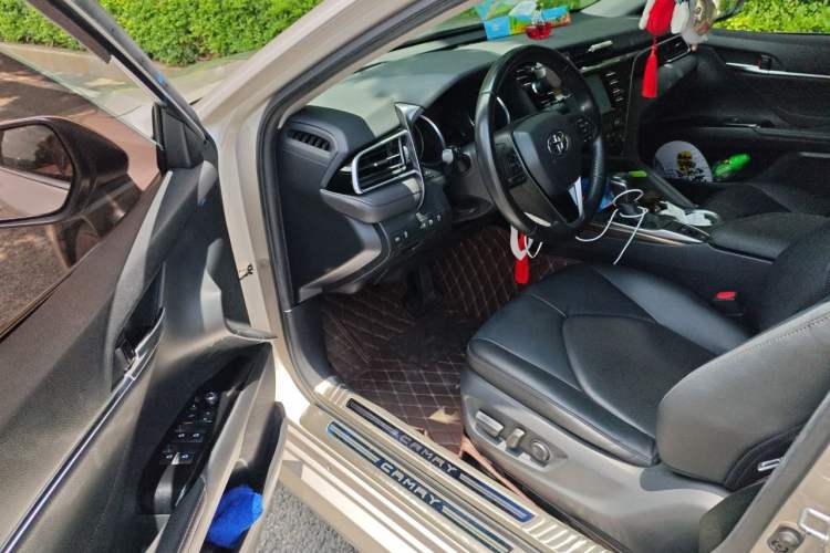 Used Toyota Camry 2018 2.0G Luxury Edition Driver Seat