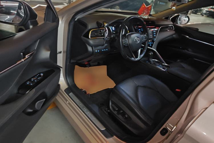 Used Toyota Camry 2018 2.5G Luxury Edition Driver Seat