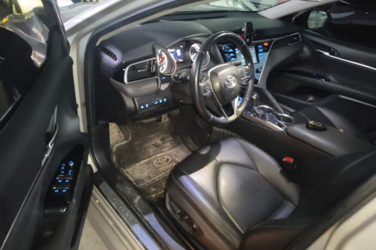 Used Toyota Camry 2018 2.0G Luxury Edition Driver Seat
