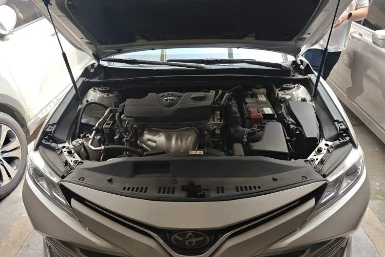 Used Toyota Camry 2018 2.0G Luxury Edition Engine Bay