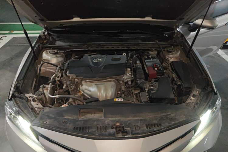 Used Toyota Camry 2018 2.0G Luxury Edition Engine Bay