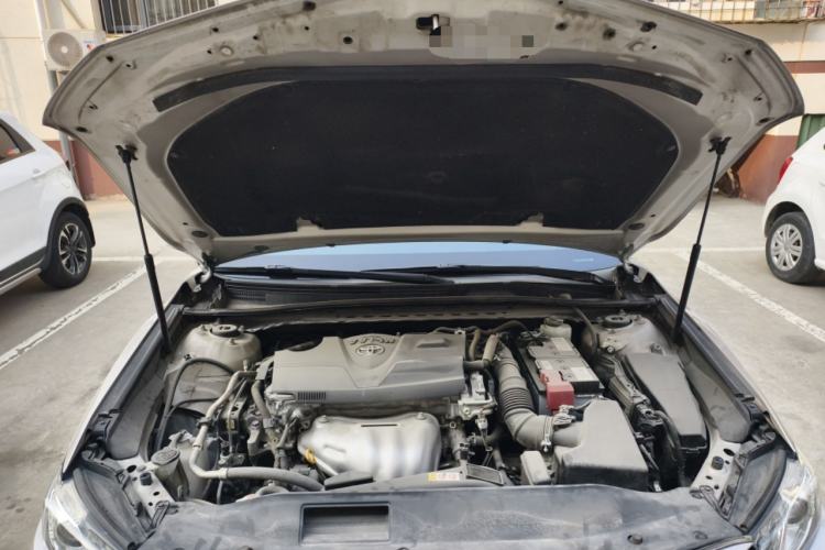 Used Toyota Camry 2018 2.0G Luxury Edition Engine Bay