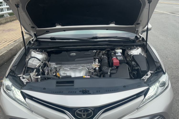 Used Toyota Camry 2018 2.0G Luxury Edition Engine Bay