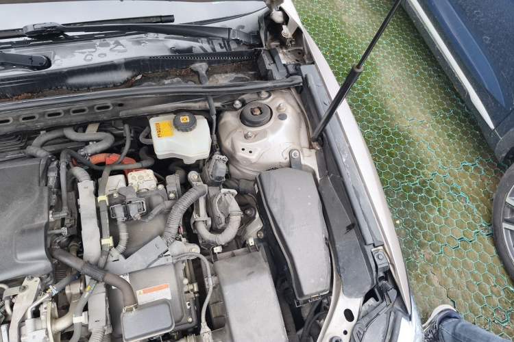 Used Toyota Camry 2018 Dual-Engine 2.5HQ Flagship Edition Engine Bay Left